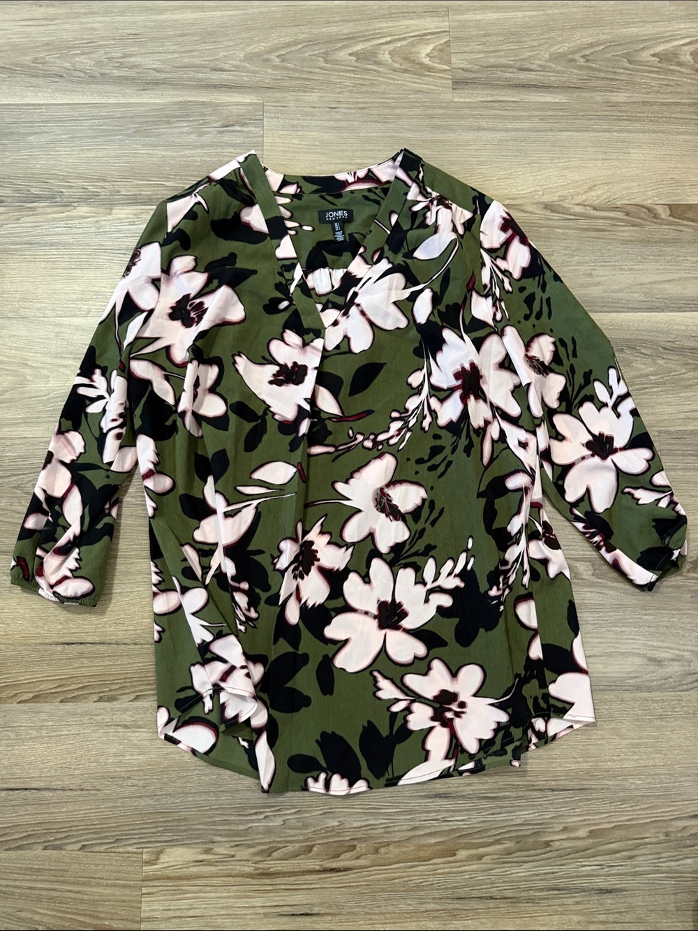 Jones New York Olive Green & Pink Floral V-Neck Blouse